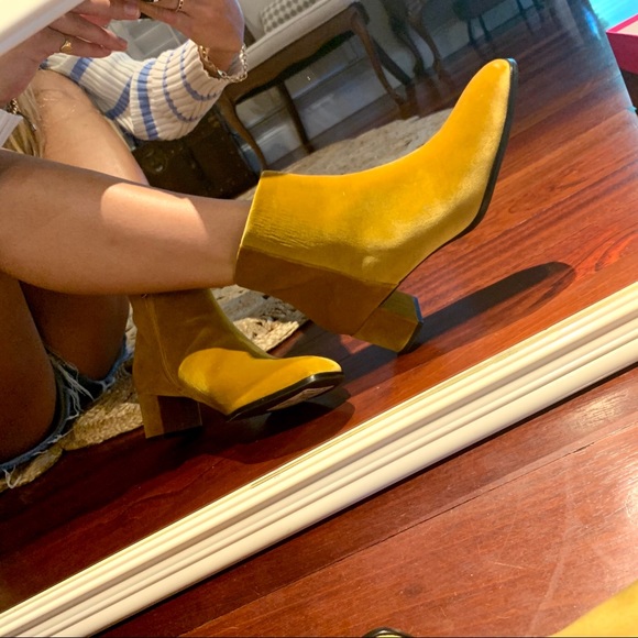 NWT- VIA SPIGA SIZE 10 - Picture 2 of 4